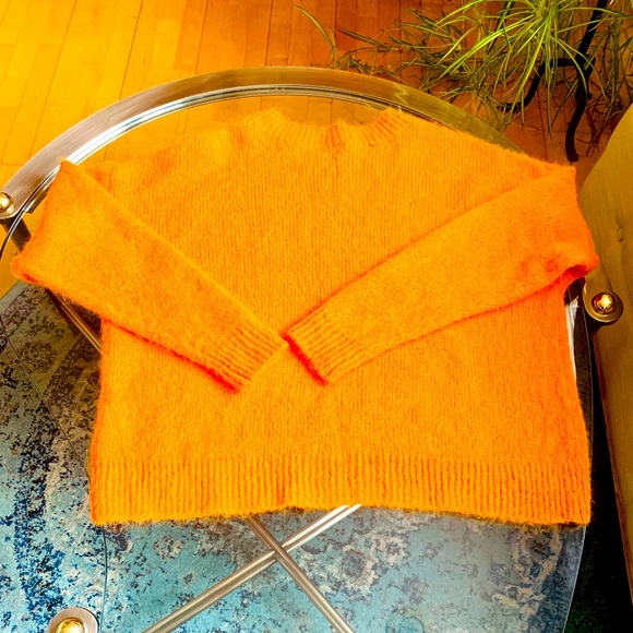 ✨ H & M✨ Tangerine Oversized High-Low Crew Neck Sweater - Picture 2 of 10